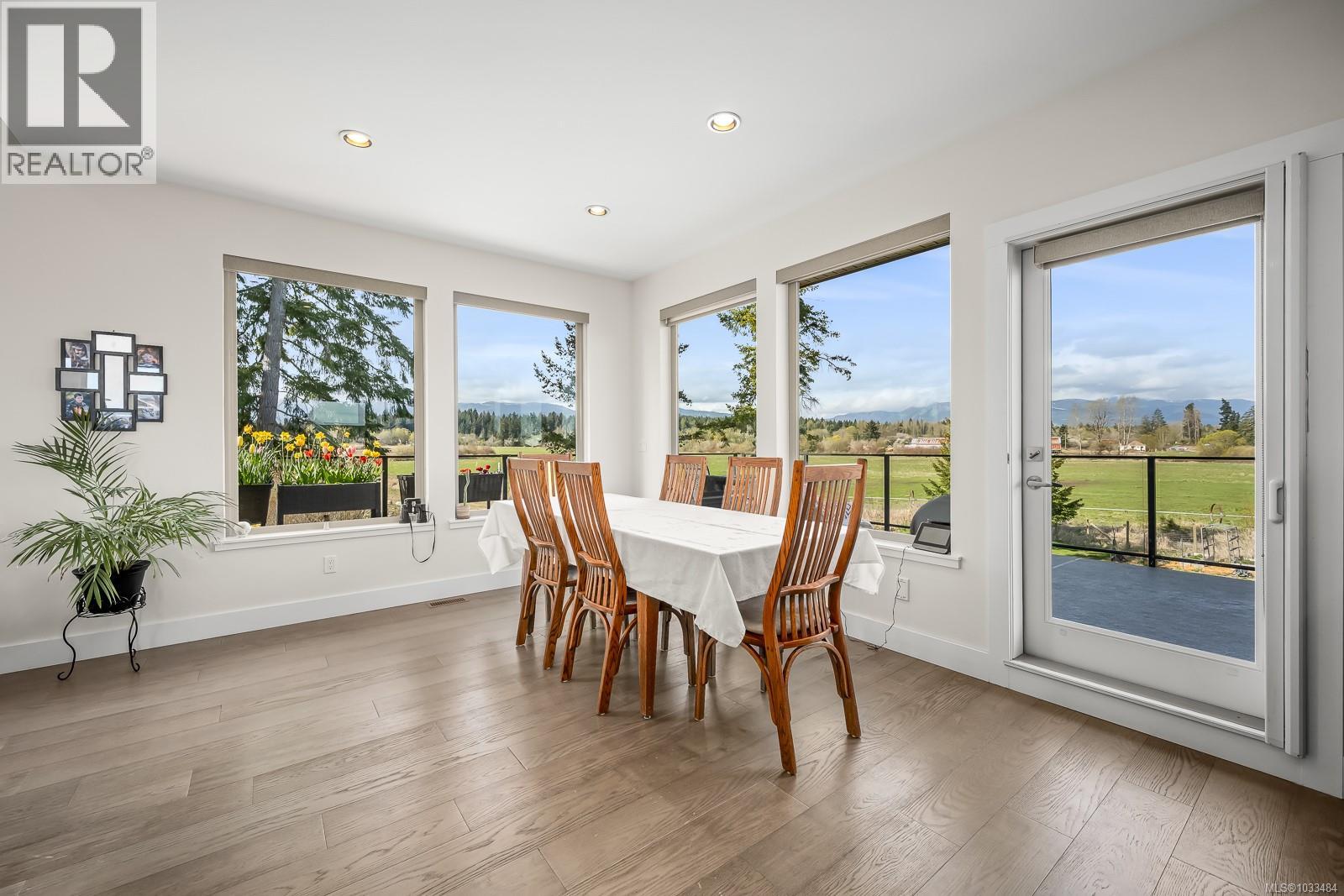 3389 Rhys Rd - Image 3