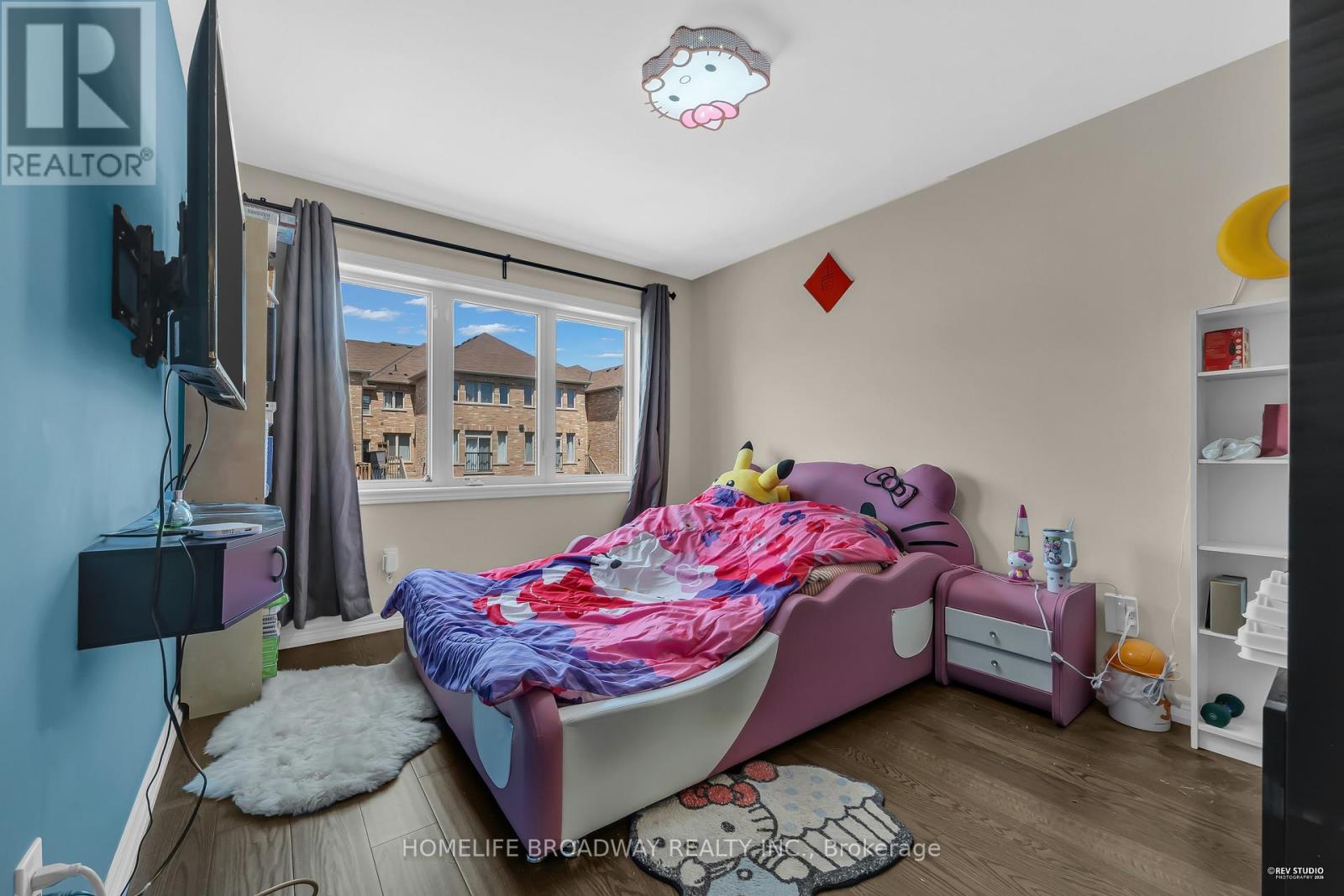 28 PAPER MILLS CRESCENT - 22