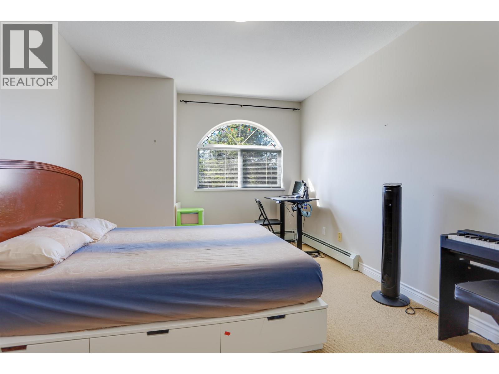 #1 90 SMITH STREET - 28