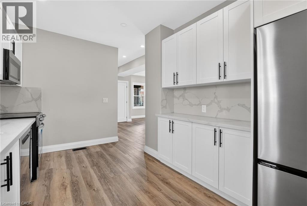 20 AVENUE Place - 20