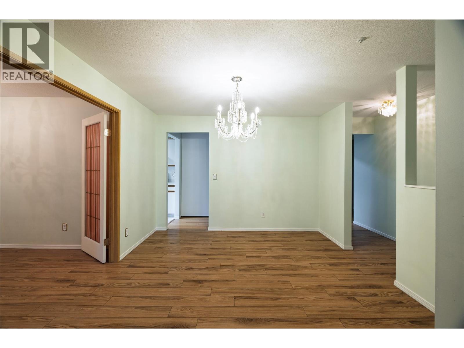 #115B 1045 Sutherland Avenue - 8