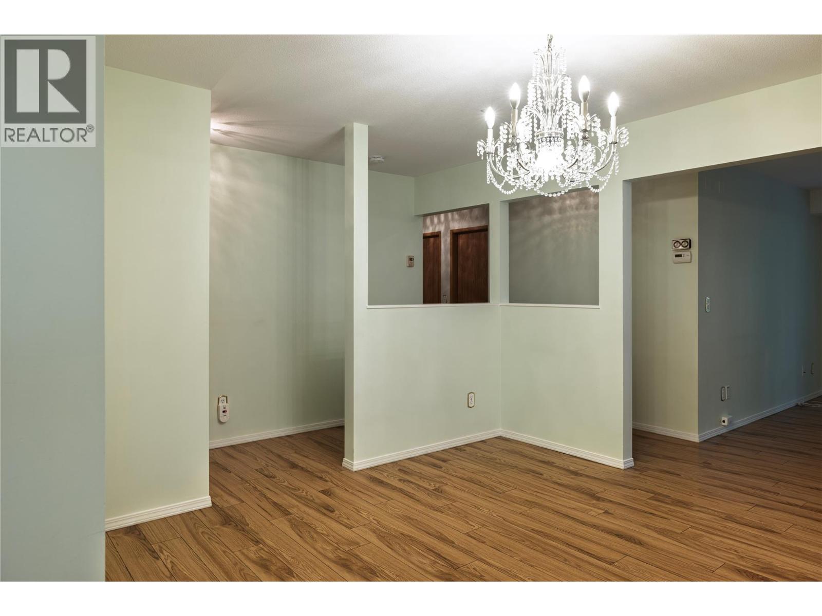 #115B 1045 Sutherland Avenue - 6
