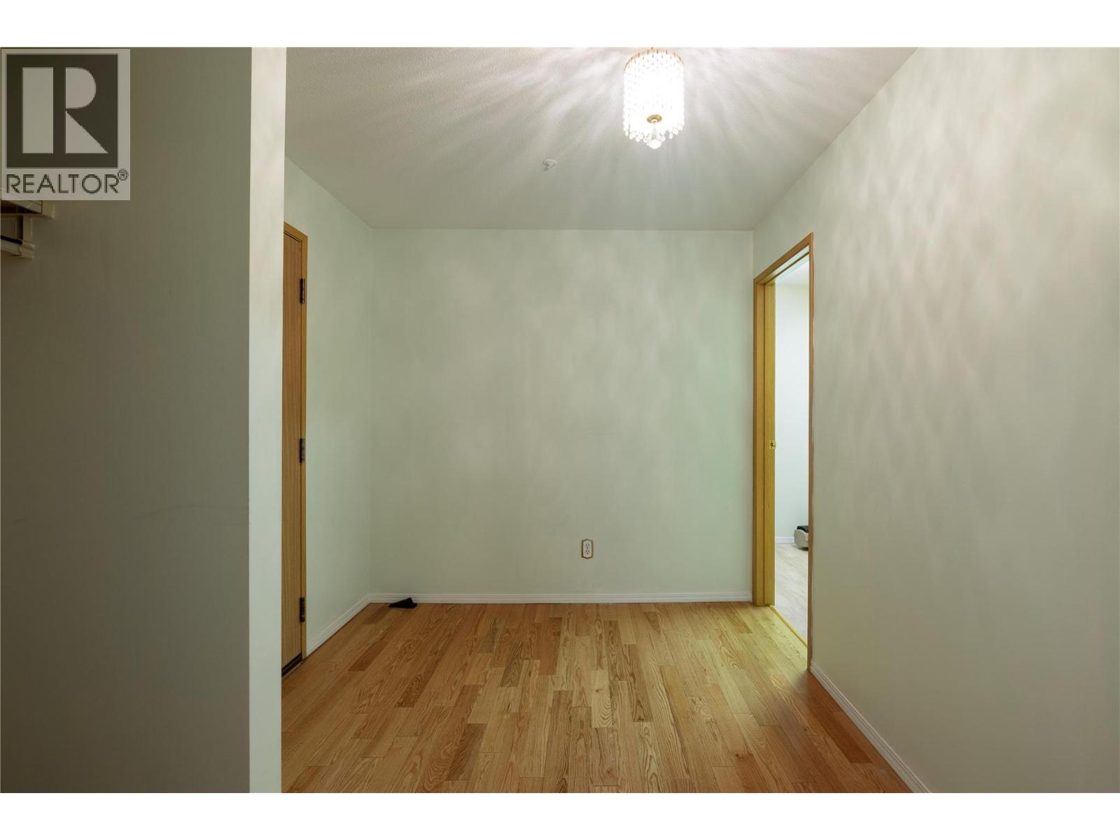 #115B 1045 Sutherland Avenue - 14