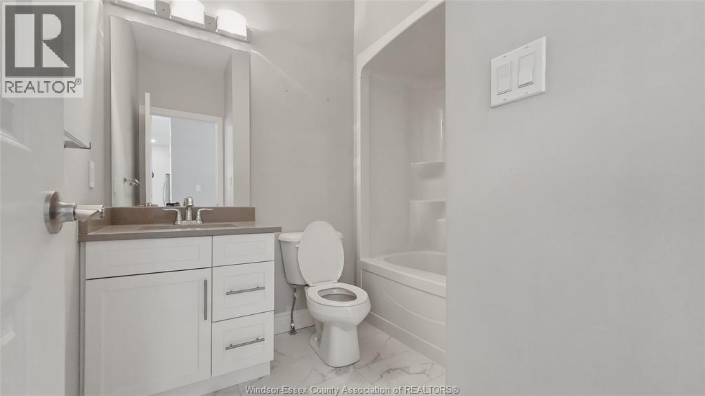 313 KELLY ROAD - 11