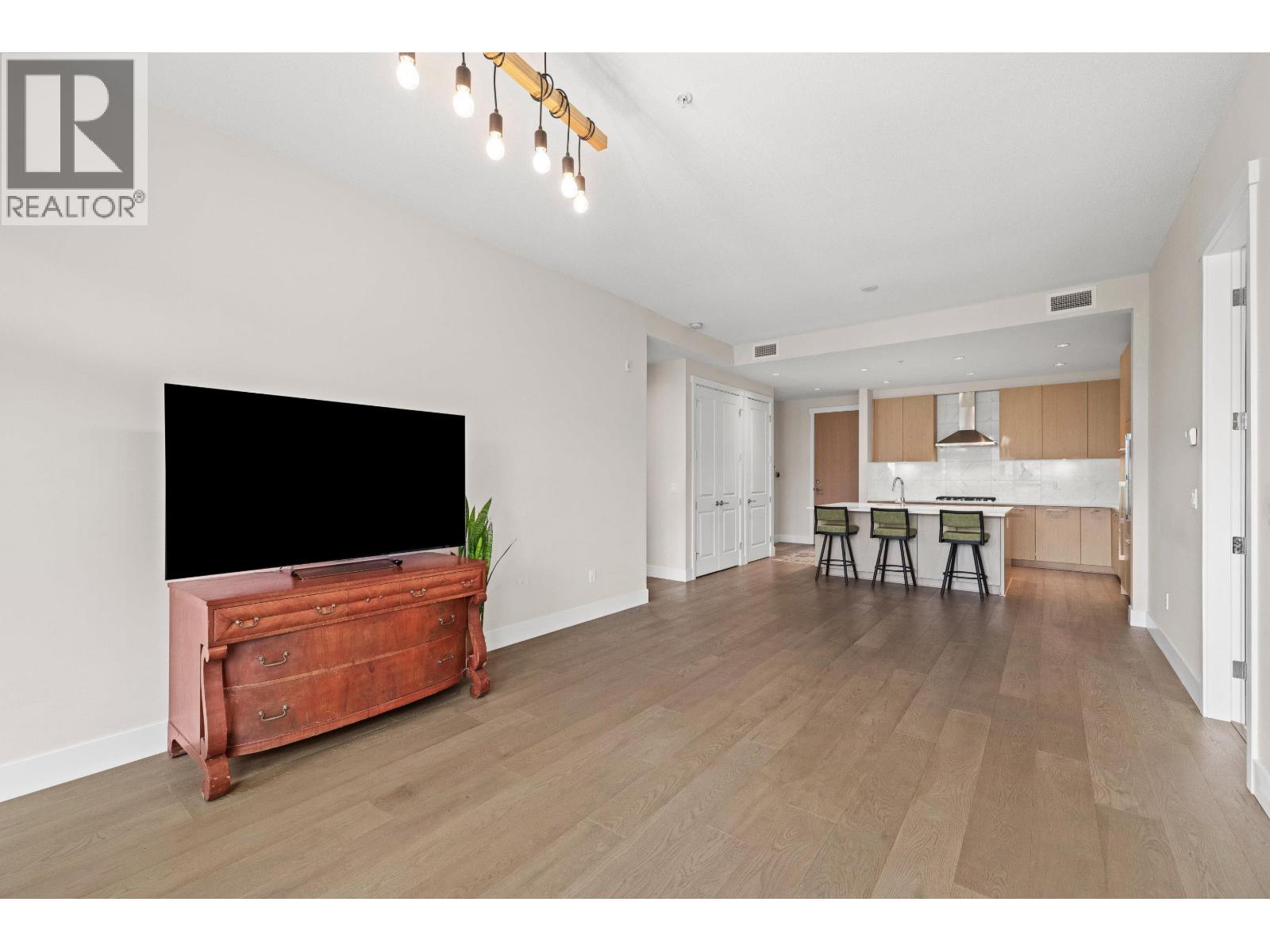 #217-5535 ADMIRAL Way, Delta