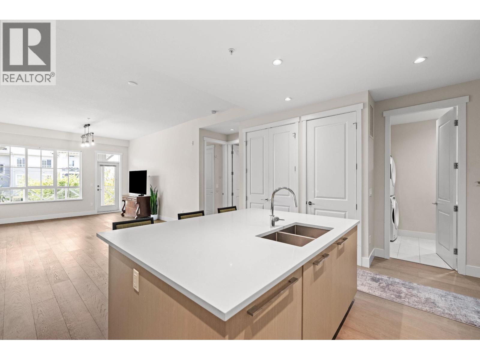 #217-5535 ADMIRAL Way, Delta