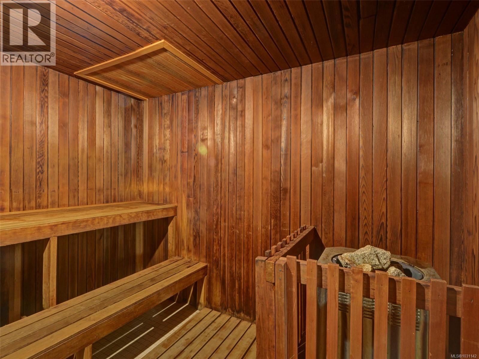 117 1680 Poplar Ave — photo 24