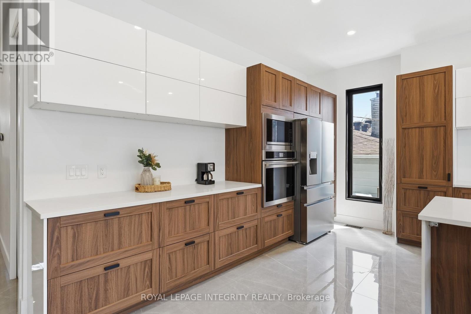 984 WATSON STREET - 10