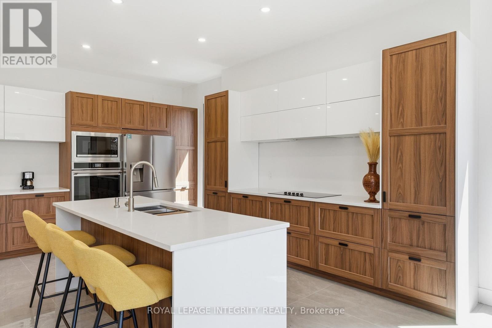 984 WATSON STREET - 8