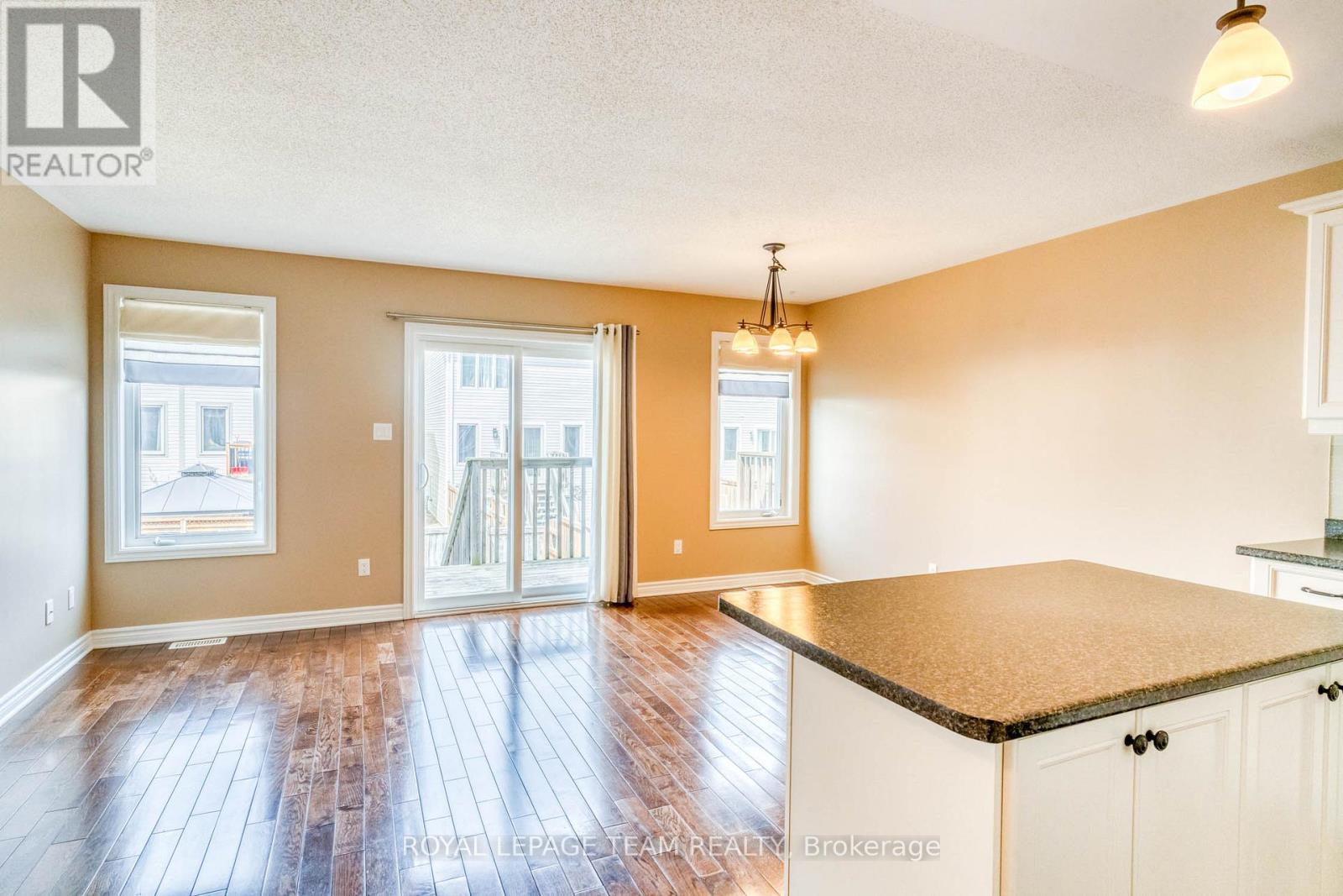 396 ANN STREET - 10
