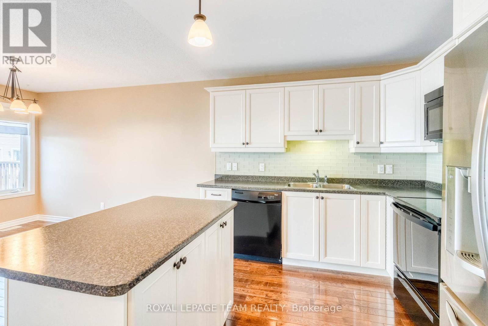 396 ANN STREET - 6