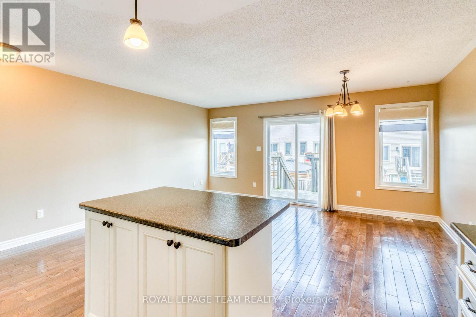 396 ANN STREET - 8