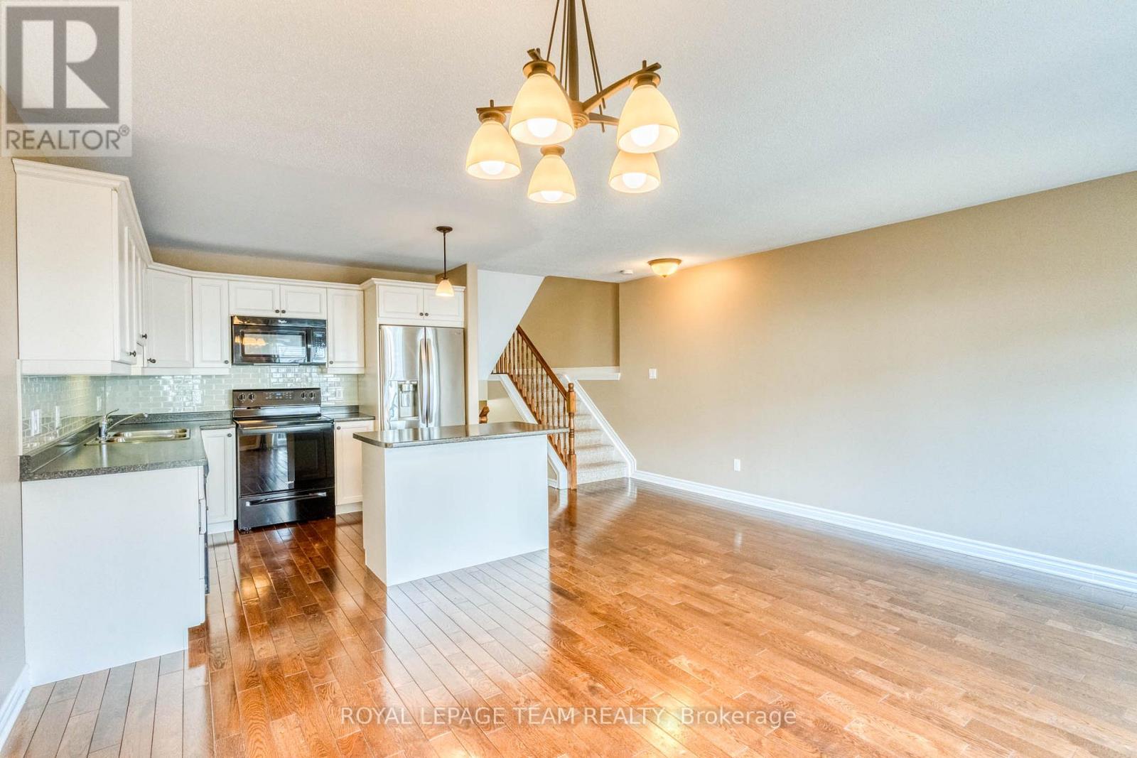 396 ANN STREET - 9