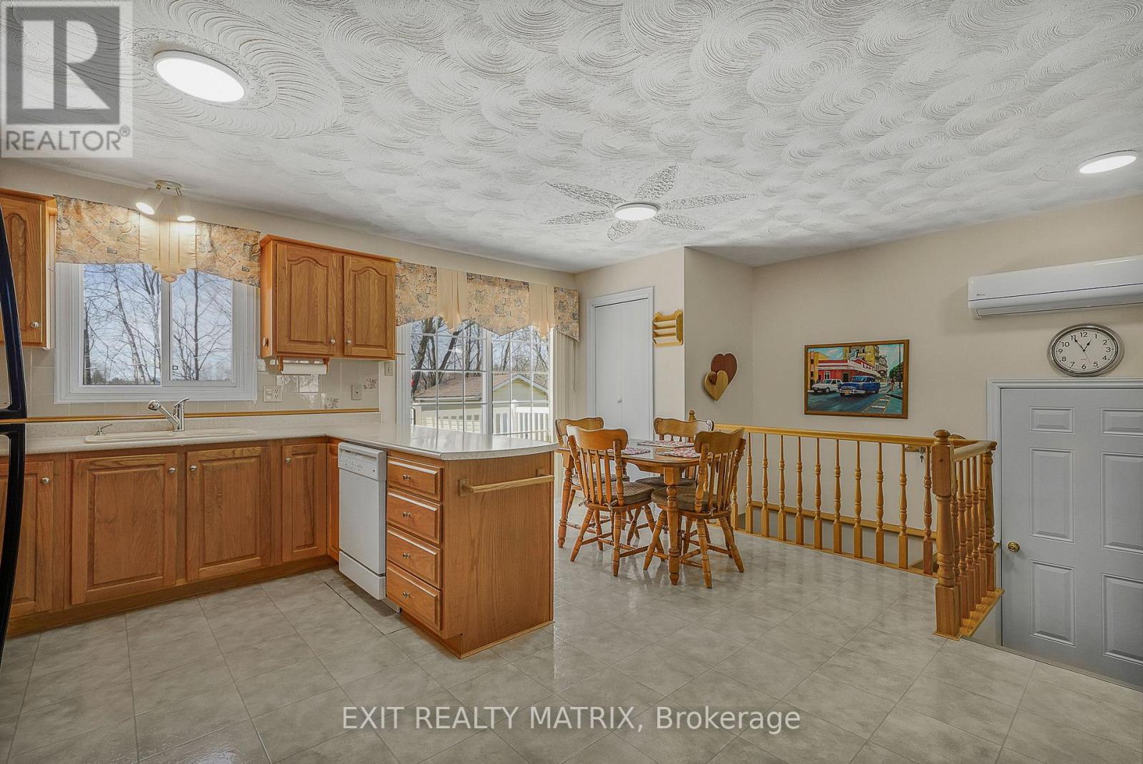 87 LALANDE CRESCENT — photo 15
