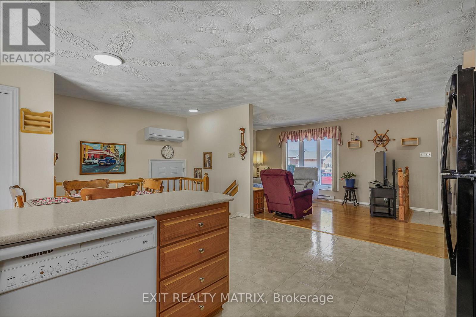 87 LALANDE CRESCENT — photo 16