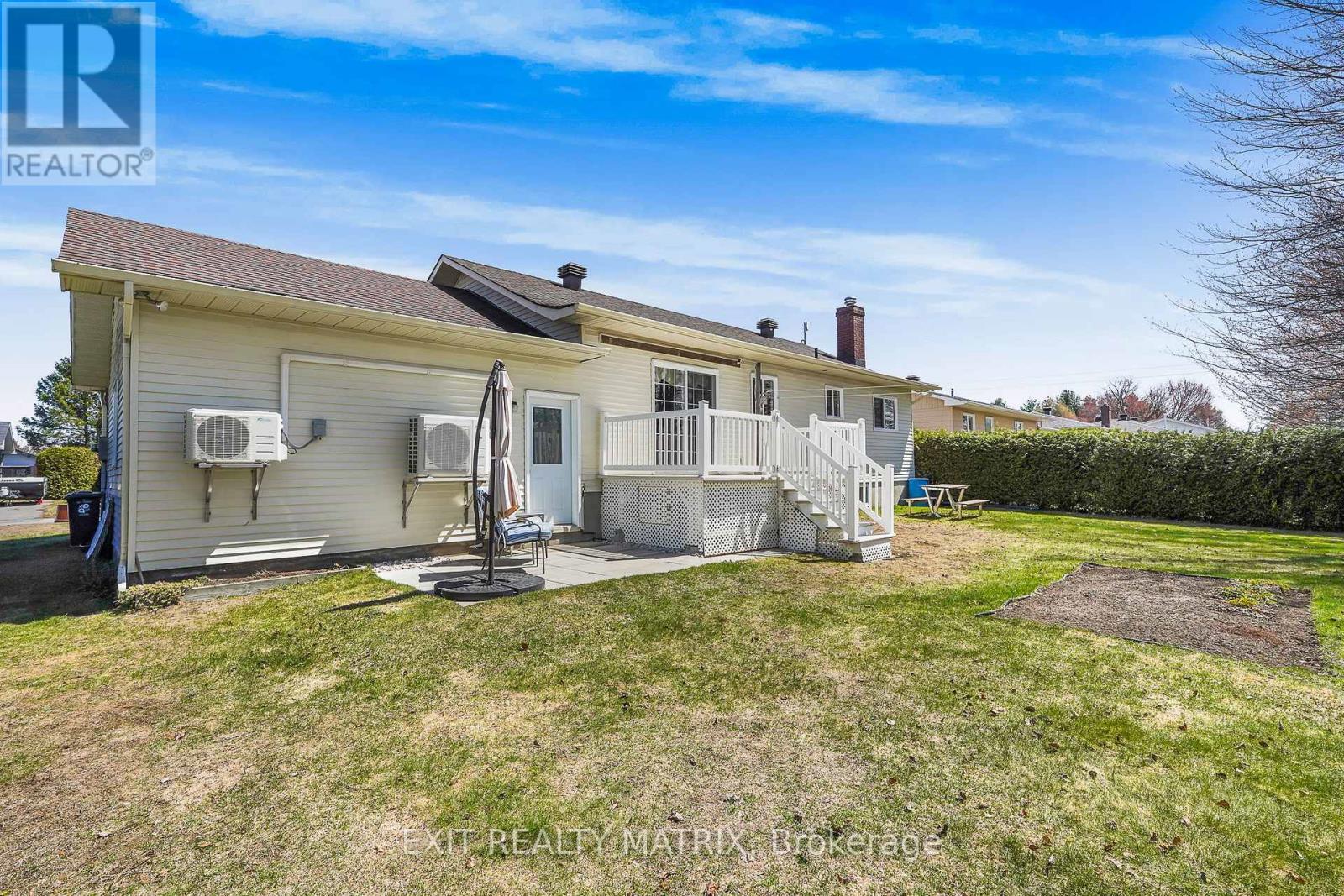 87 LALANDE CRESCENT — photo 31