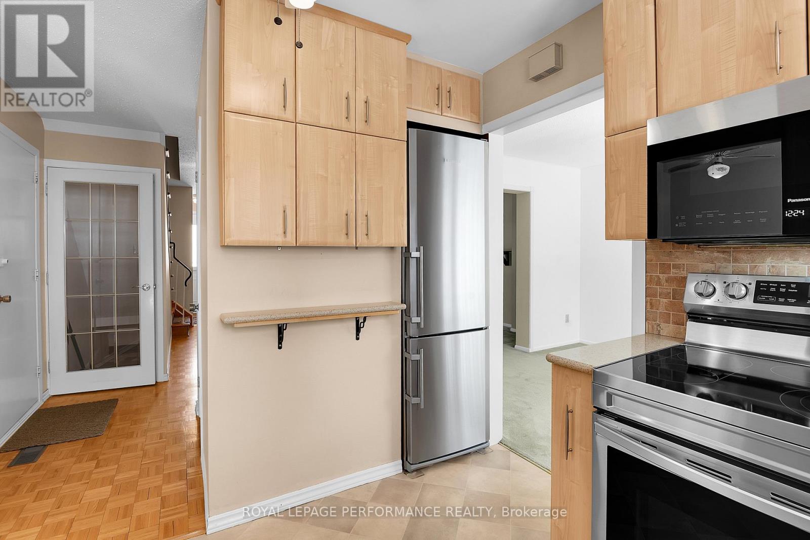 2166 BICKERTON AVENUE - 14