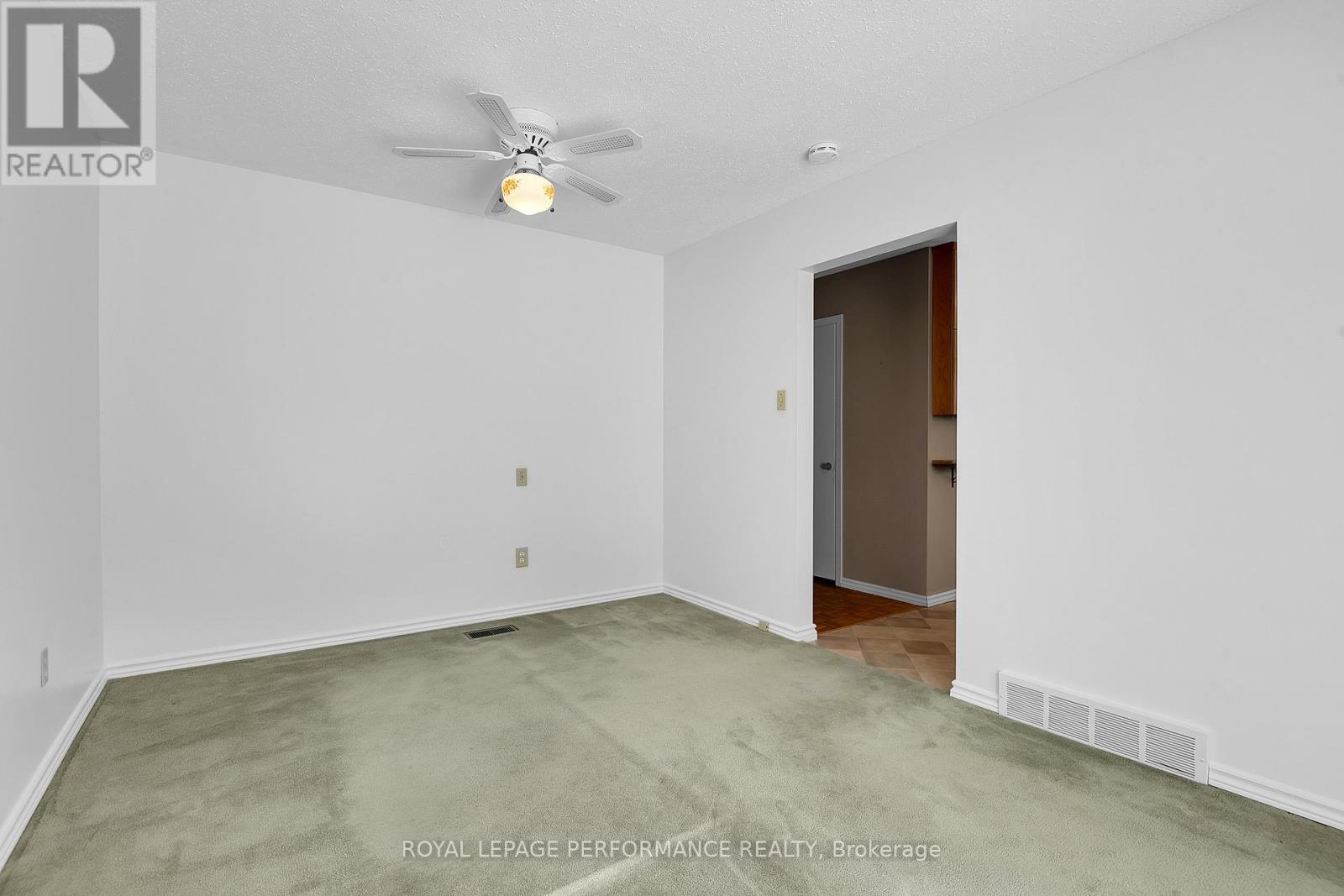 2166 BICKERTON AVENUE - 16
