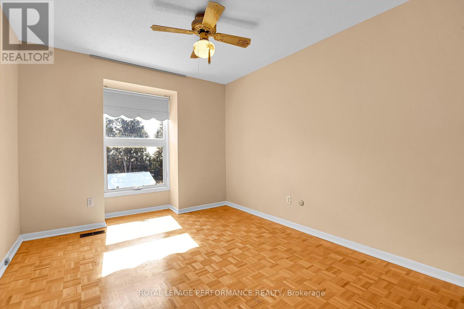 2166 BICKERTON AVENUE - 20