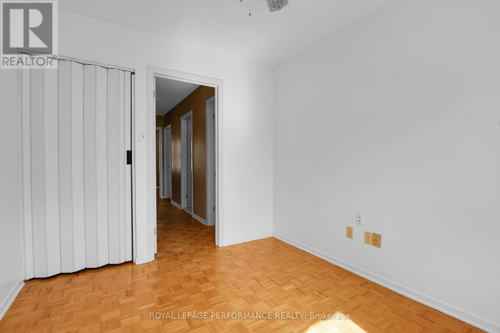 2166 BICKERTON AVENUE - 23