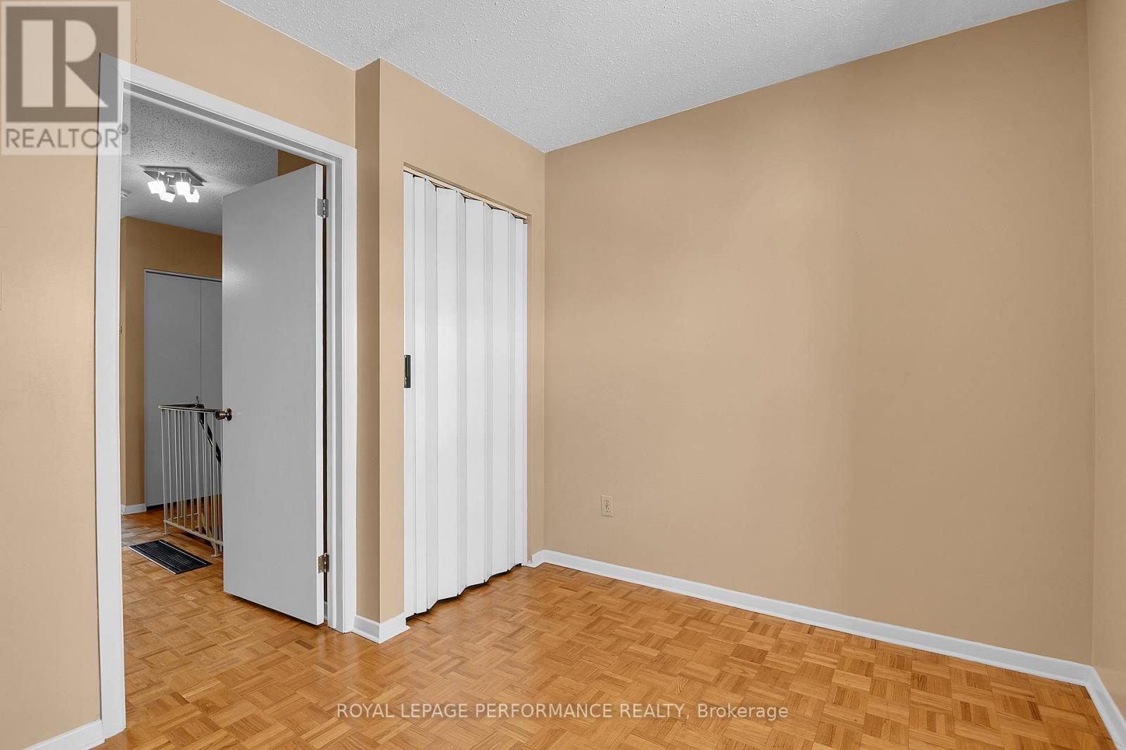 2166 BICKERTON AVENUE - 25