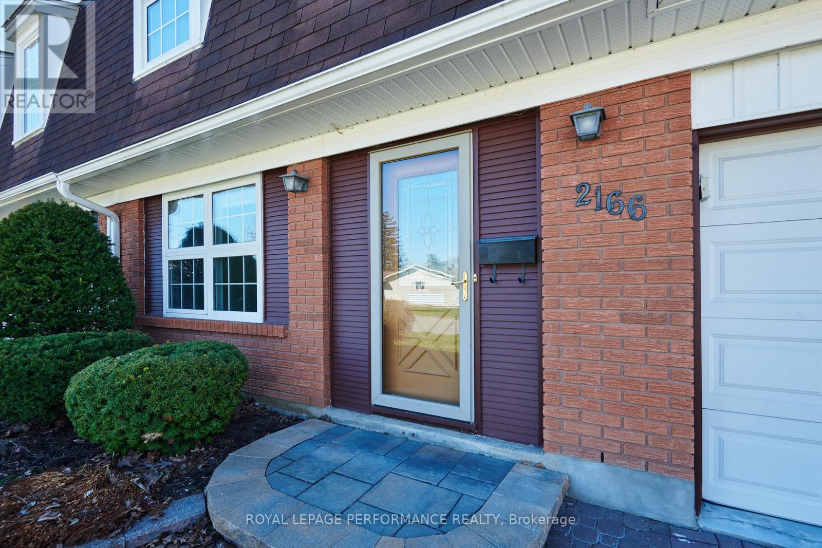 2166 BICKERTON AVENUE - 3