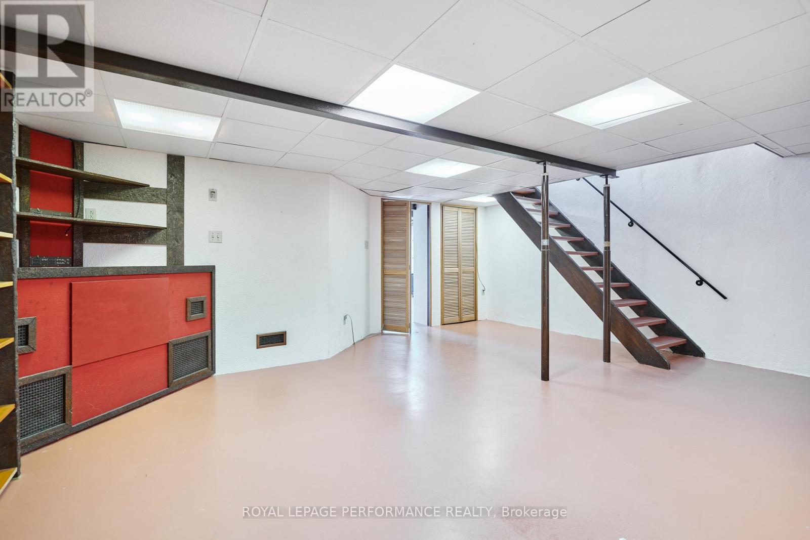 2166 BICKERTON AVENUE - 31