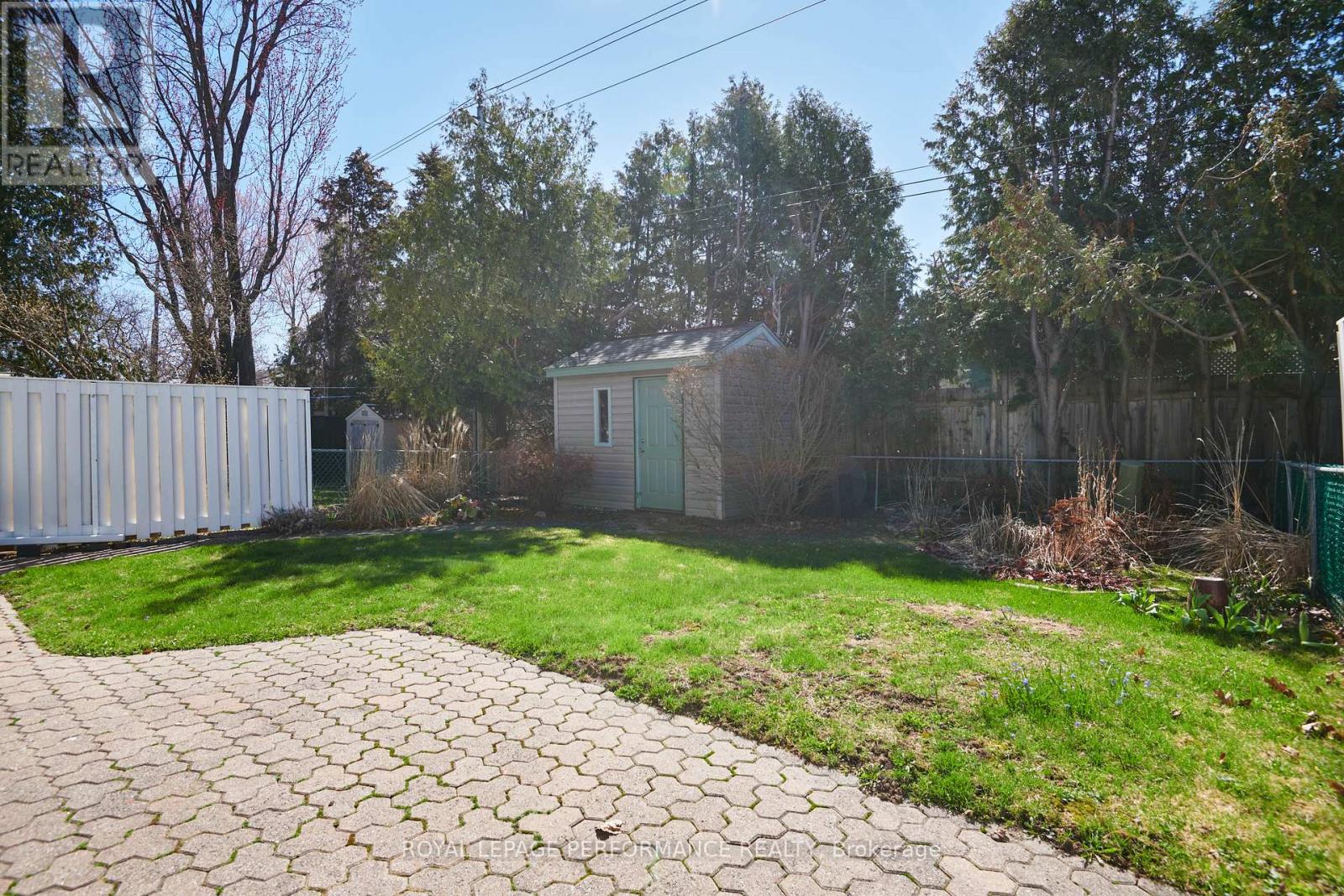 2166 BICKERTON AVENUE - 37