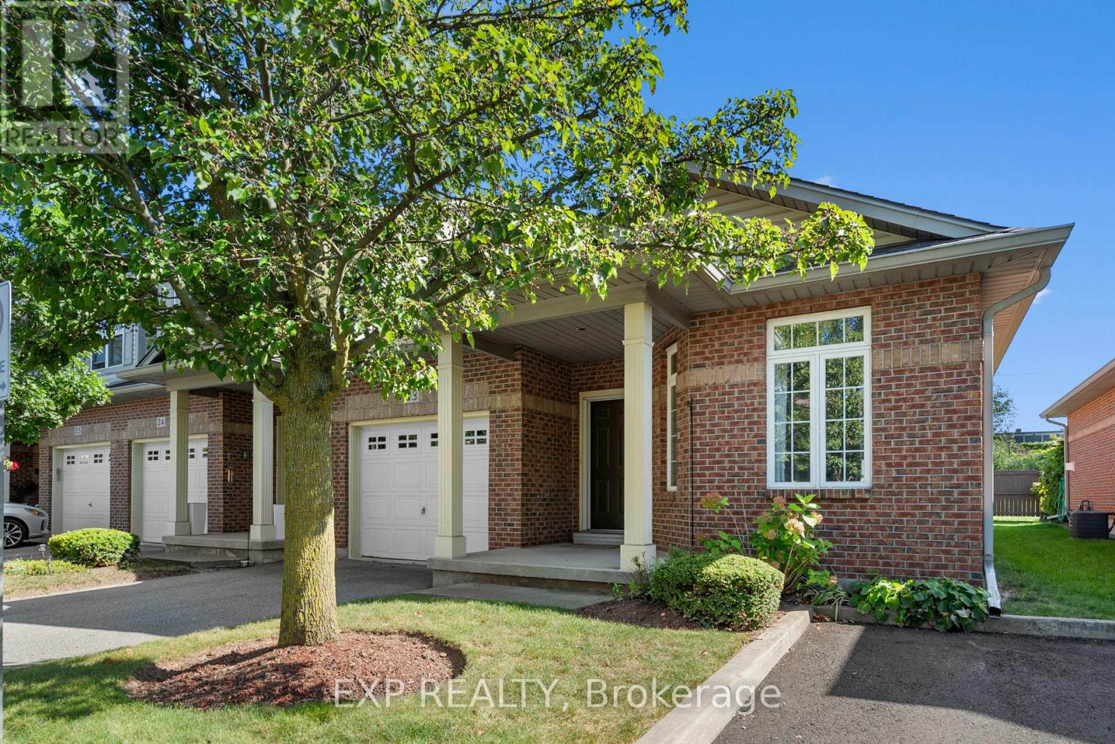 #23 5595 DRUMMOND ROAD - 1