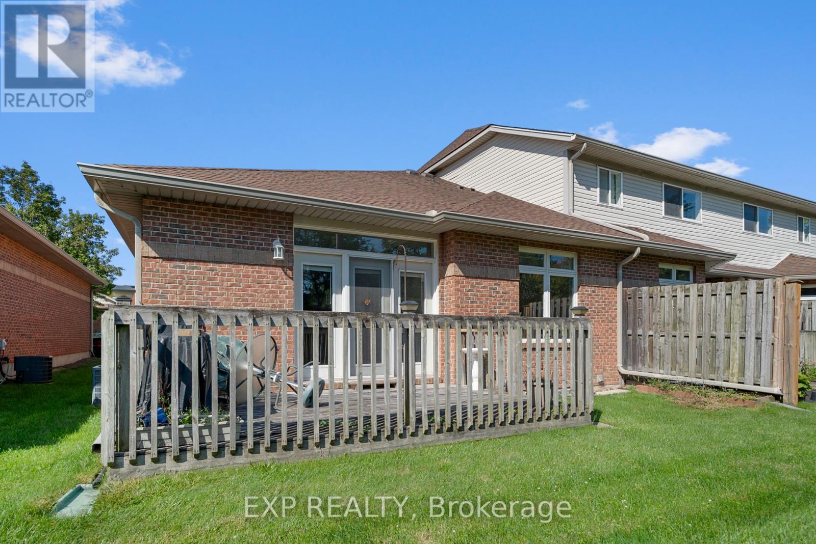 #23 5595 DRUMMOND ROAD - 20