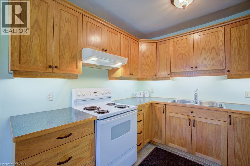 271 FOREST GLEN Crescent — photo 15