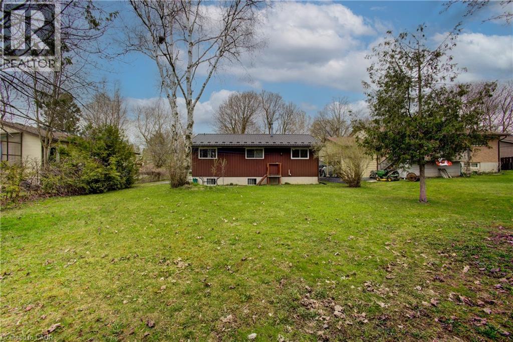271 FOREST GLEN Crescent — photo 31