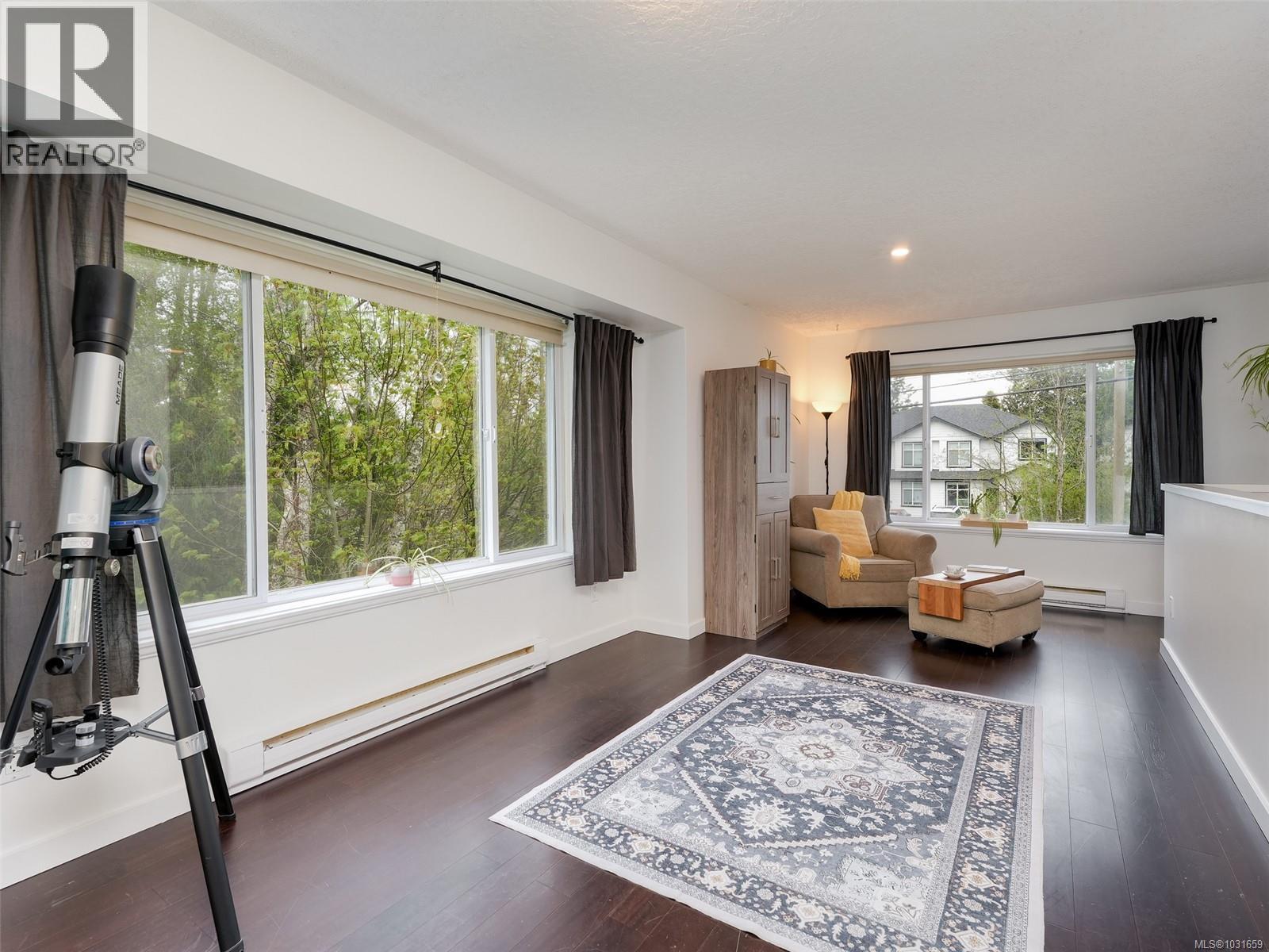 6894 Beaton Rd - 2