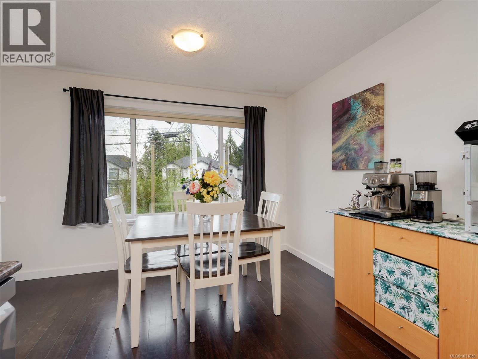 6894 Beaton Rd - 4