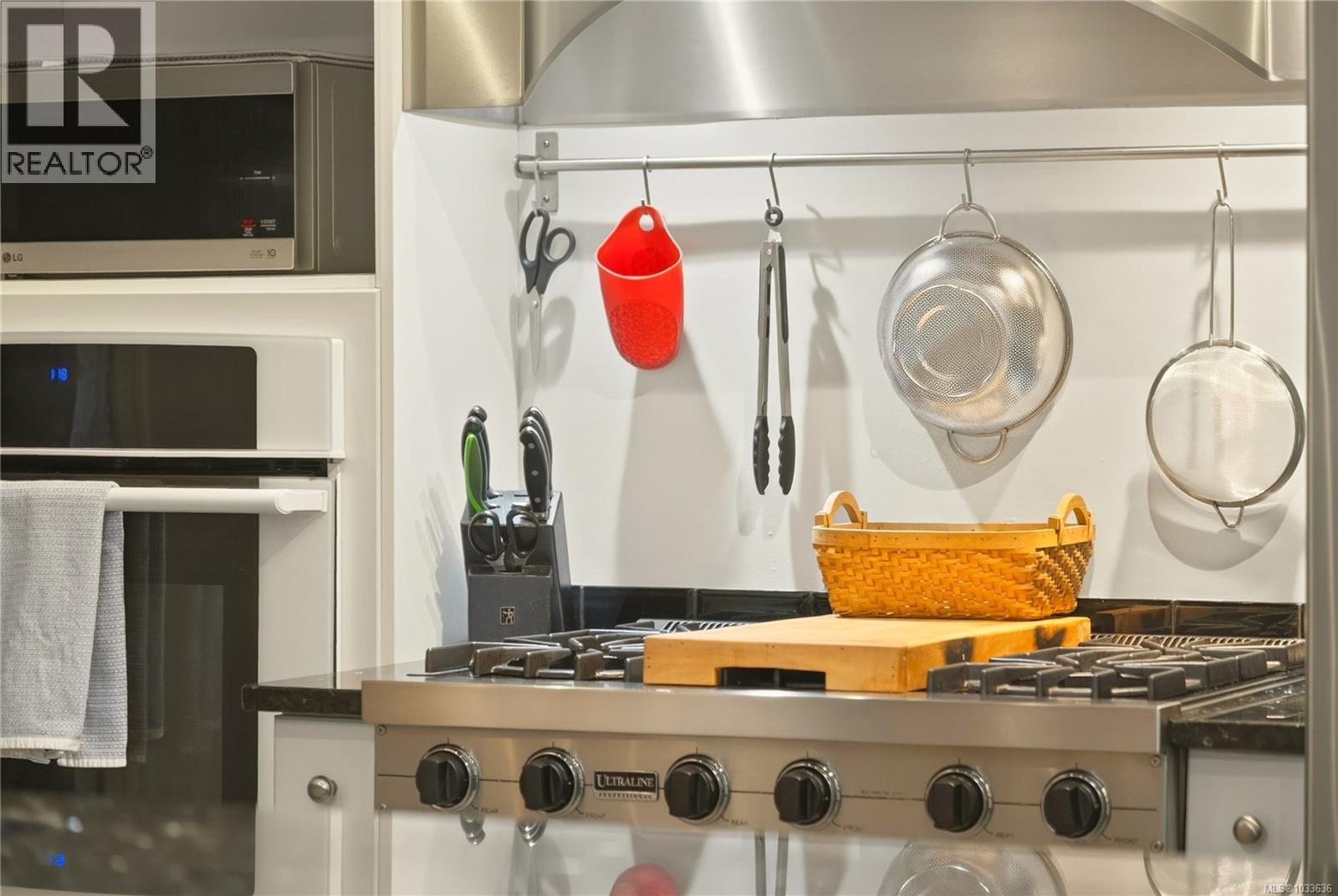 225 Stewart Ave - 16