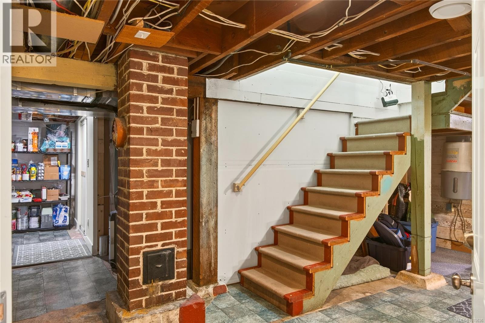 225 Stewart Ave - 32