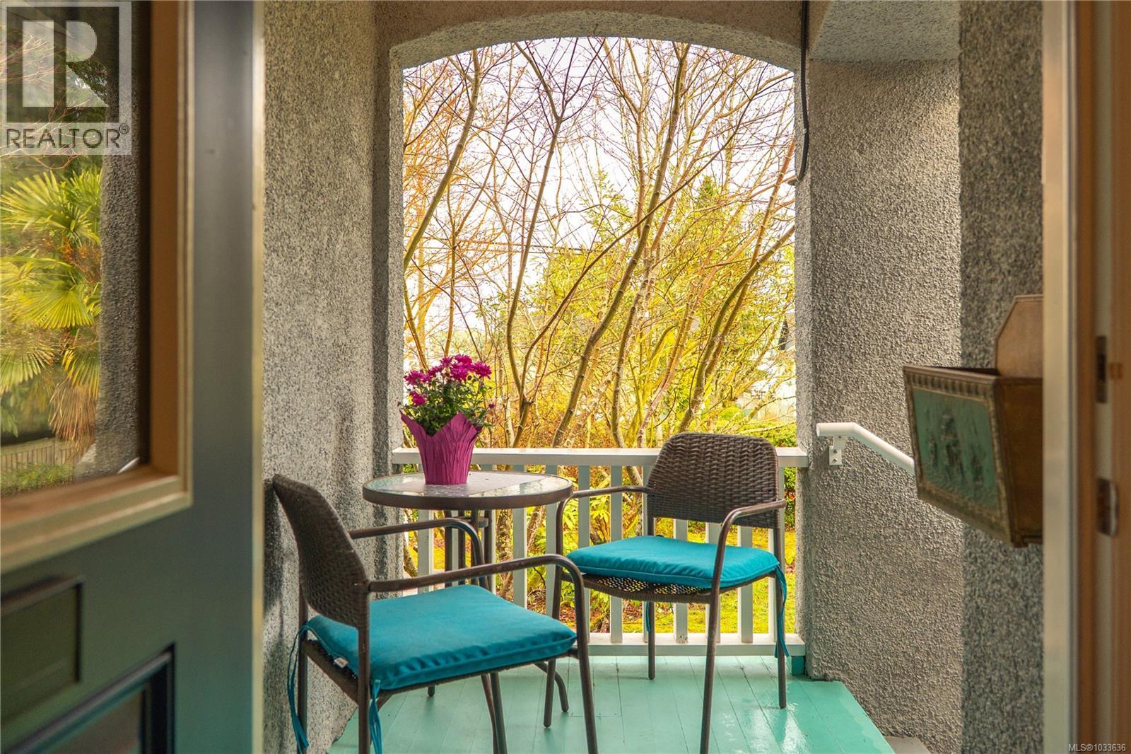 225 Stewart Ave - 34