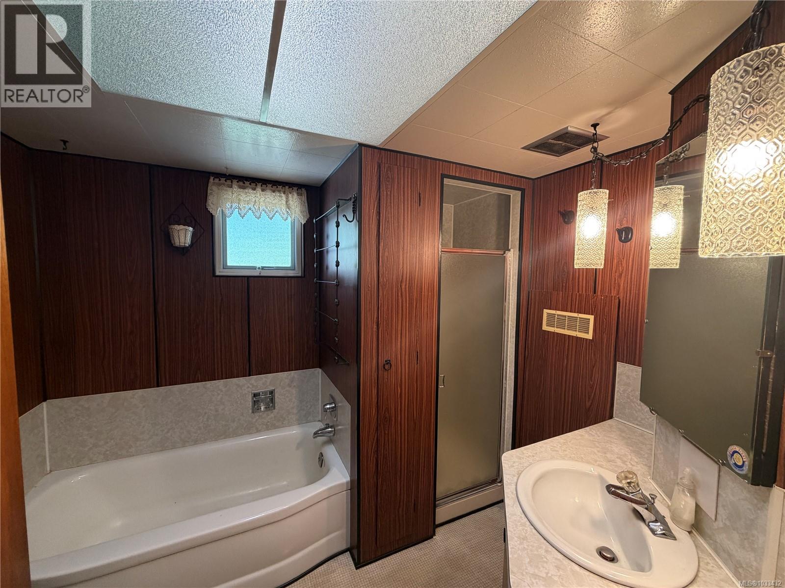 7207 Rockland Rd - 13