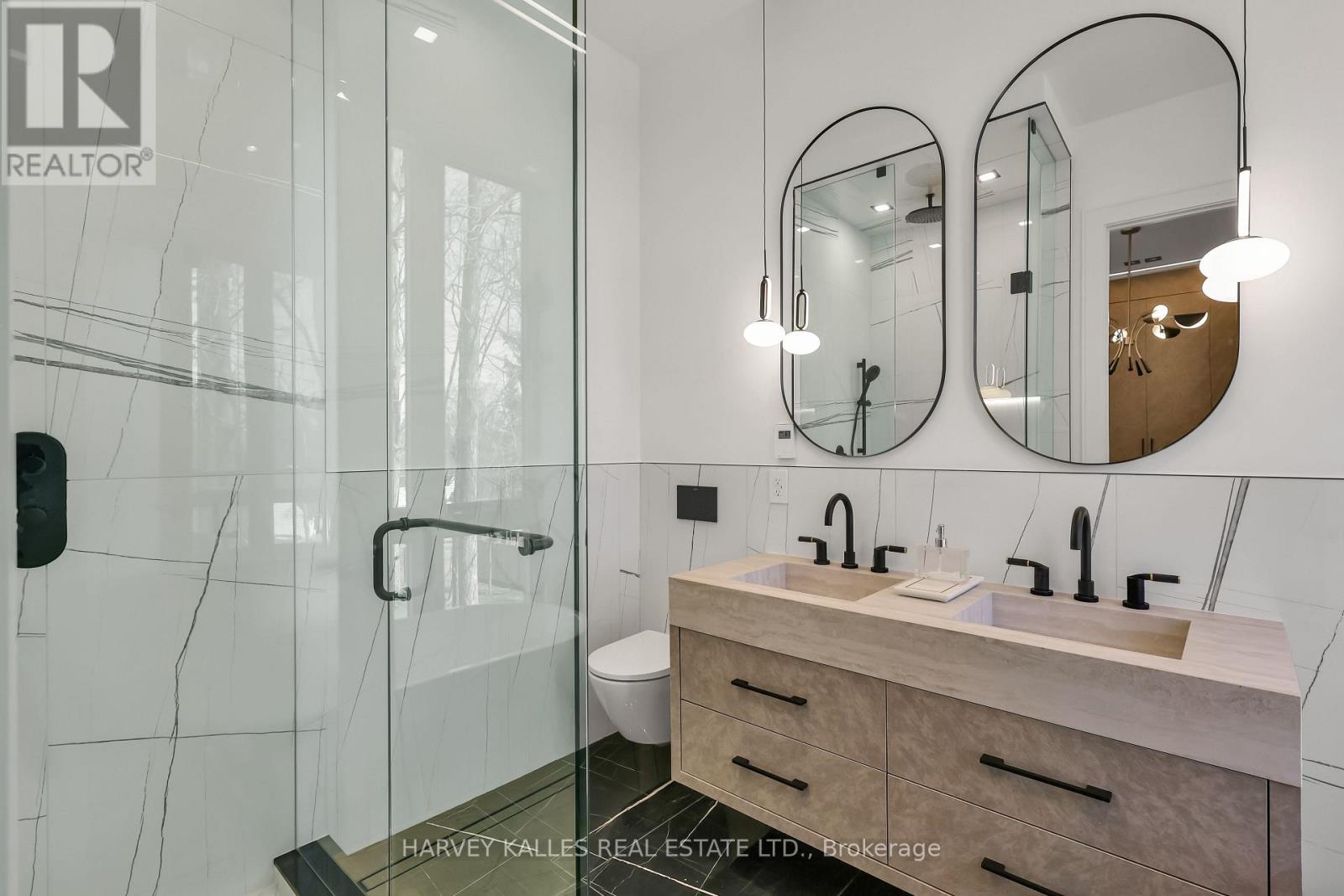 193 BEECHWOOD CRESCENT - 27