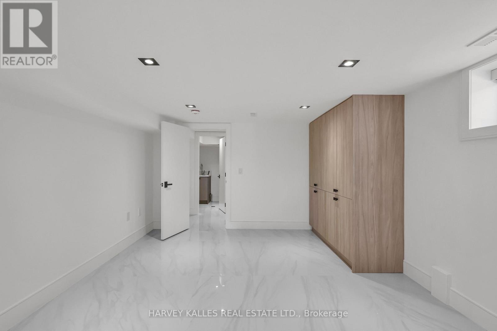 193 BEECHWOOD CRESCENT - 42