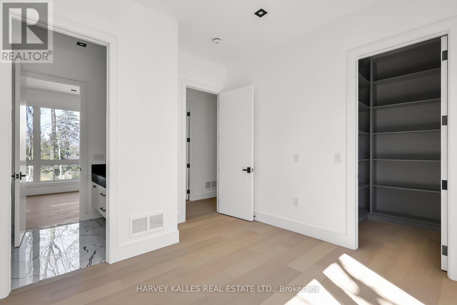 193 BEECHWOOD CRESCENT - 33