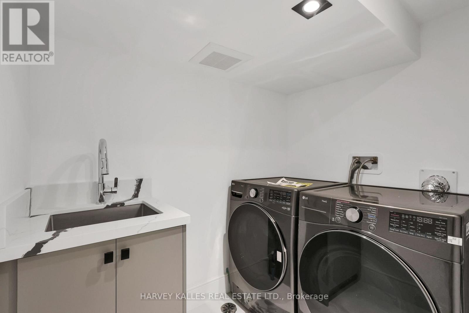 193 BEECHWOOD CRESCENT - 44