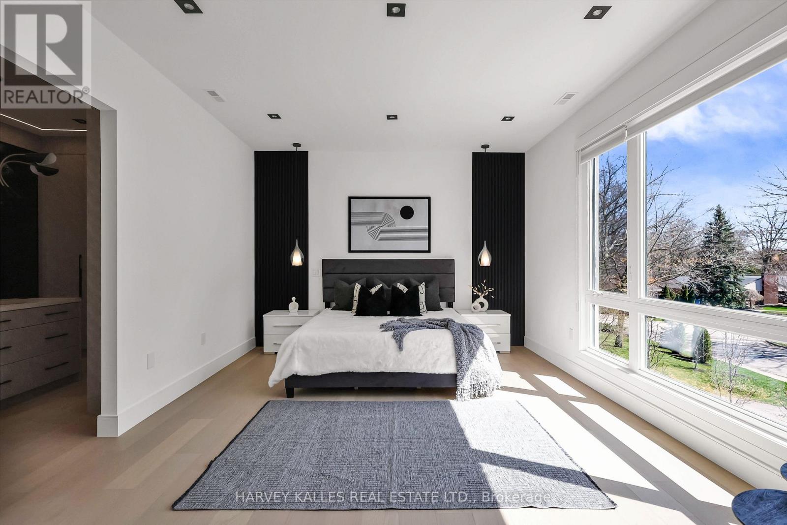 193 BEECHWOOD CRESCENT - 22