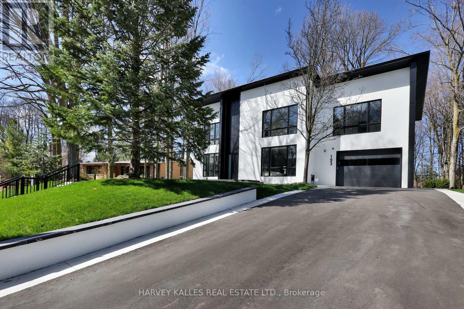 193 BEECHWOOD CRESCENT - 46