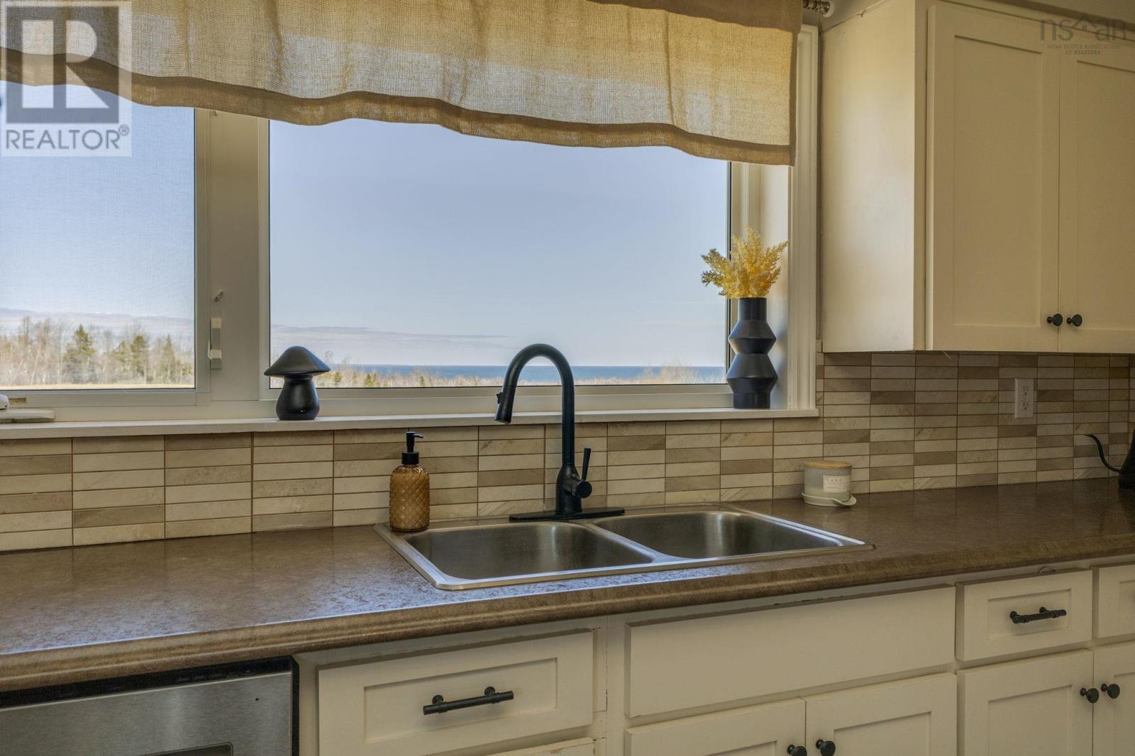 Property 11 of 19 of 5851 Little Harbour Road