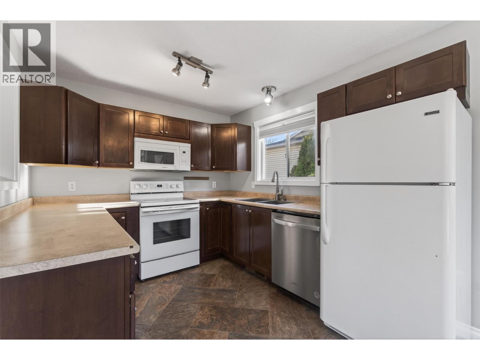 1453 Okanagan Avenue - photo 2