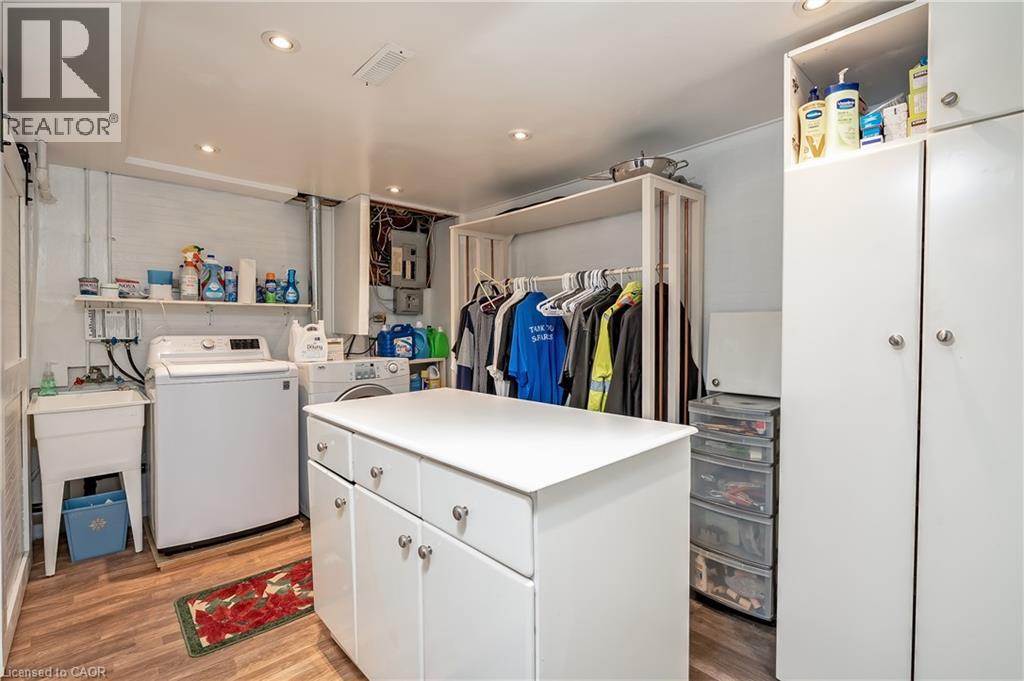 2407 HEMLOCK Court - 26