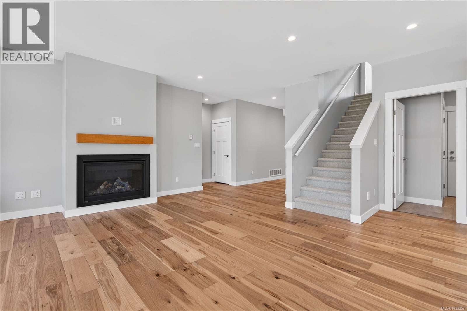 758 Sitka St - 14
