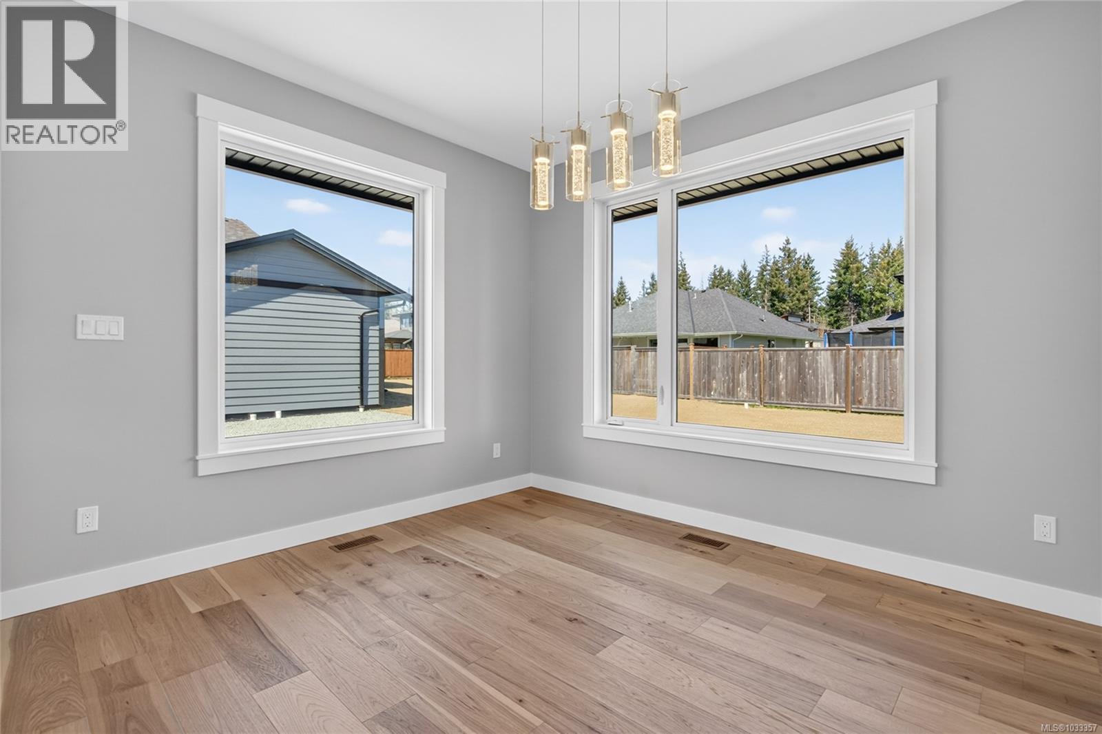 758 Sitka St - 16