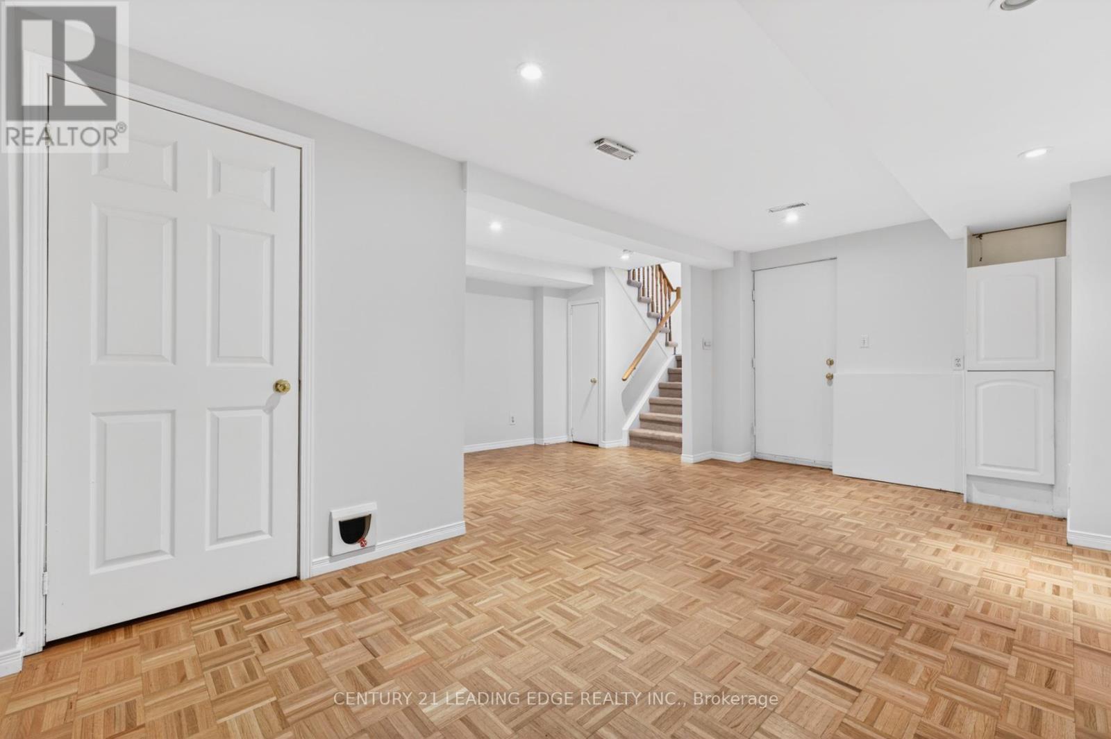 51 ALEXIS WAY - 32
